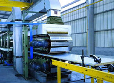 Machine de production de panneaux sandwich polyuréthane